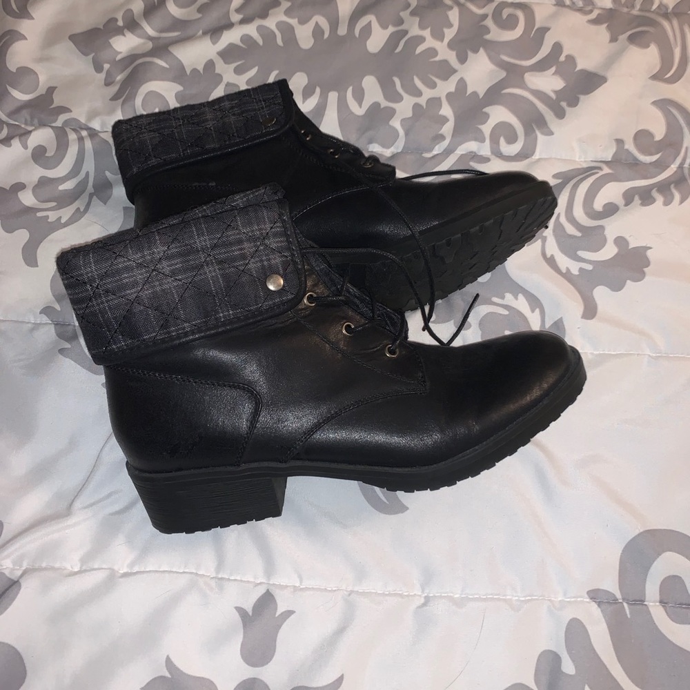 Women’s Baretraps boots size 10